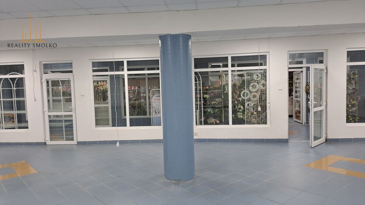 Obchodný priestor v centre mesta Humenné-prenájom — foto 2