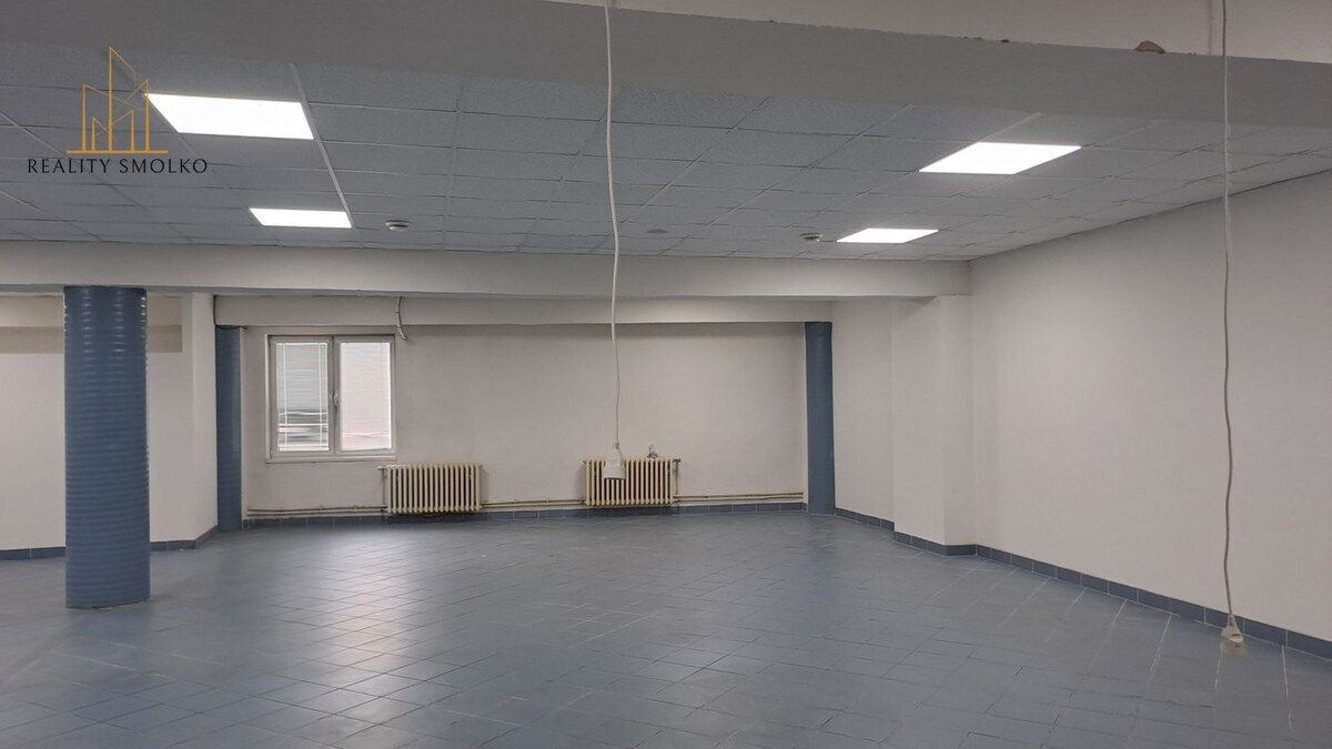 Obchodný priestor v centre mesta Humenné-prenájom — foto 3