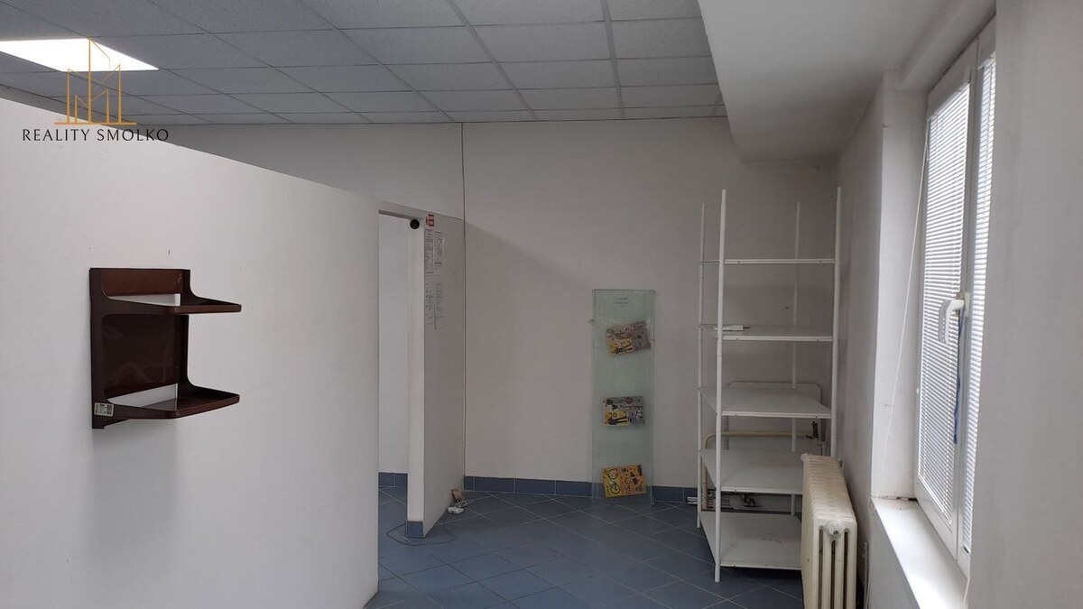 Obchodný priestor v centre mesta Humenné-prenájom — foto 7