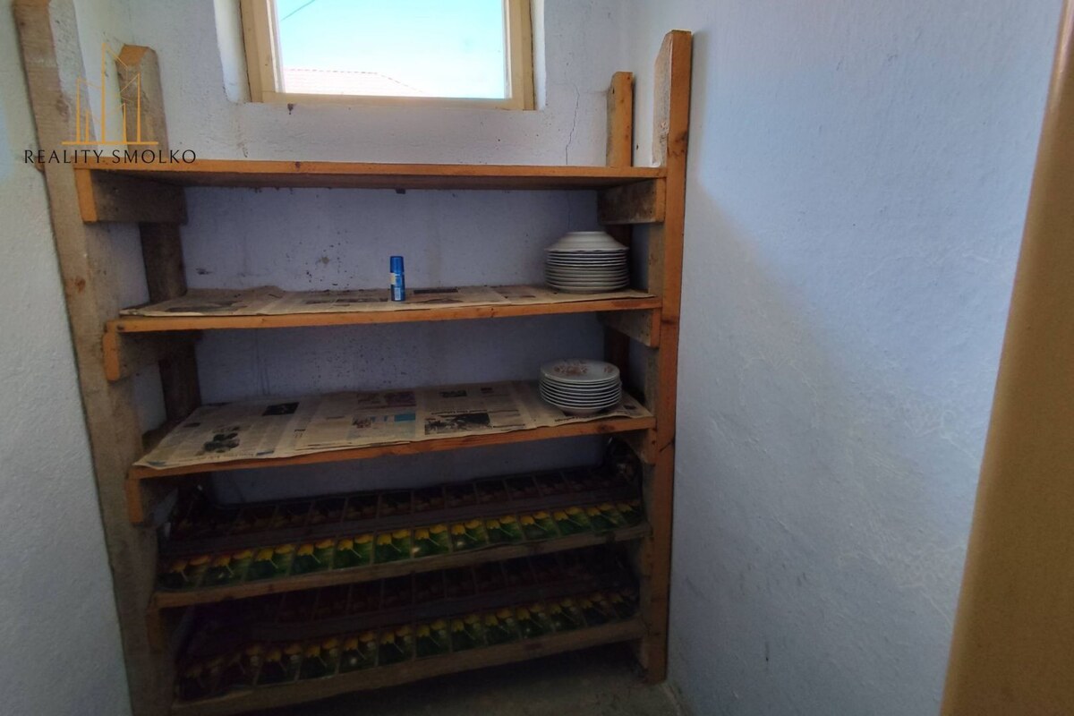 Na predaj - starší rodinný vidiecky dom v Miklušovciach — foto 10