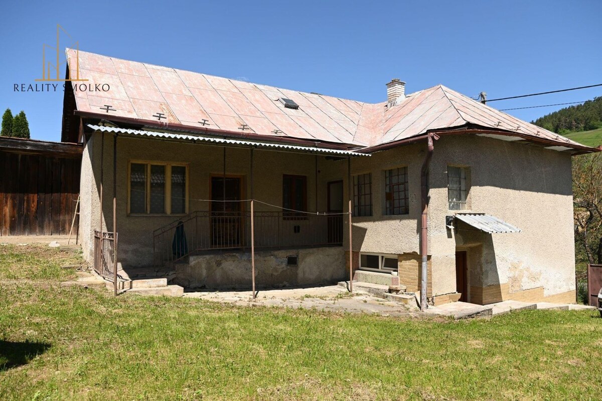 Na predaj - starší rodinný vidiecky dom v Miklušovciach — foto 14