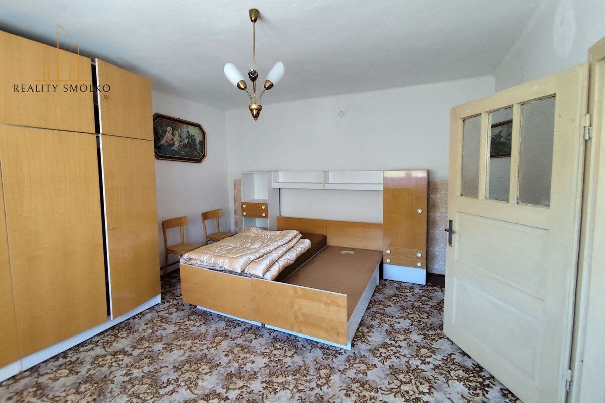 Na predaj - starší rodinný vidiecky dom v Miklušovciach — foto 5