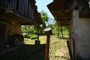 Na predaj - starší rodinný vidiecky dom v Miklušovciach — foto 12