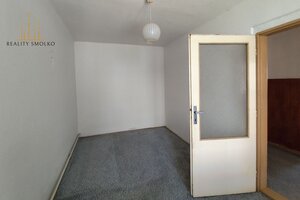 Na predaj - starší rodinný vidiecky dom v Miklušovciach — foto 7