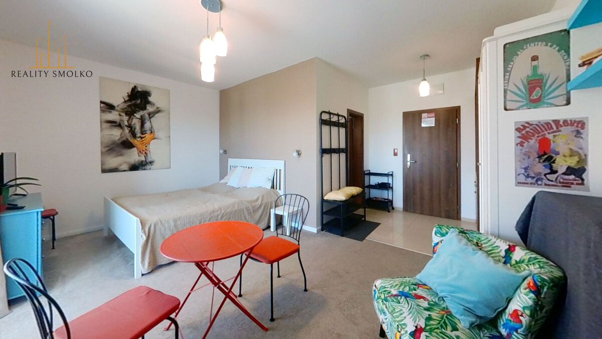 Na prenájom 1-izbový apartmán vo Veľkej Lomnici