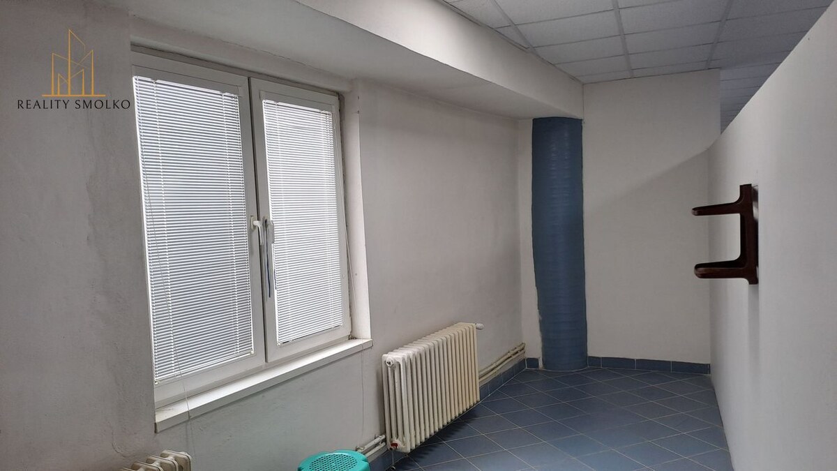 Obchodný priestor v centre mesta Humenné-prenájom — foto 4