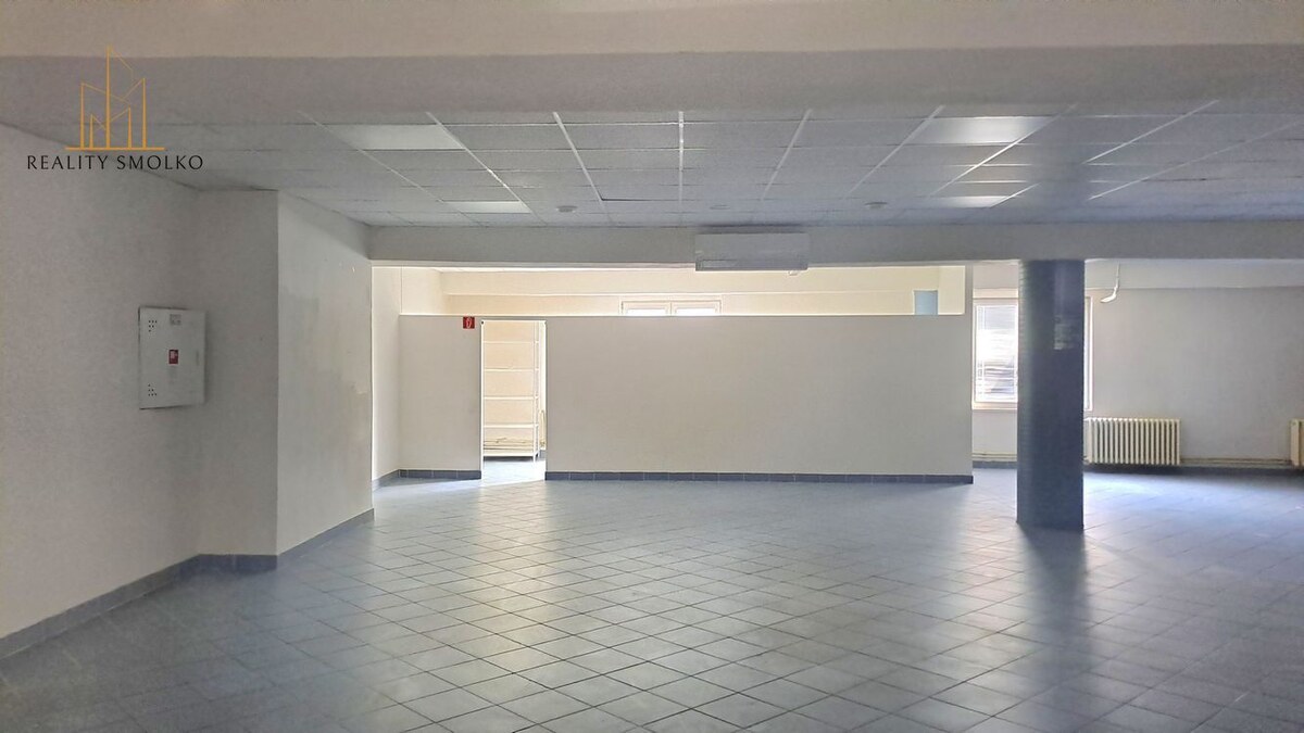 Obchodný priestor v centre mesta Humenné-prenájom — foto 5