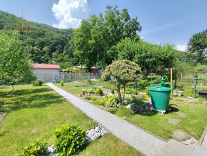 Predám pozemok s čarovnou záhradou a záhradným domčekom — foto 2