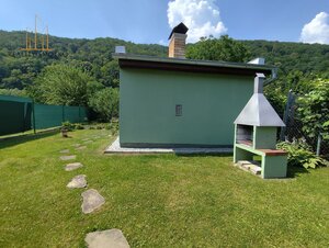 Predám pozemok s čarovnou záhradou a záhradným domčekom — foto 9