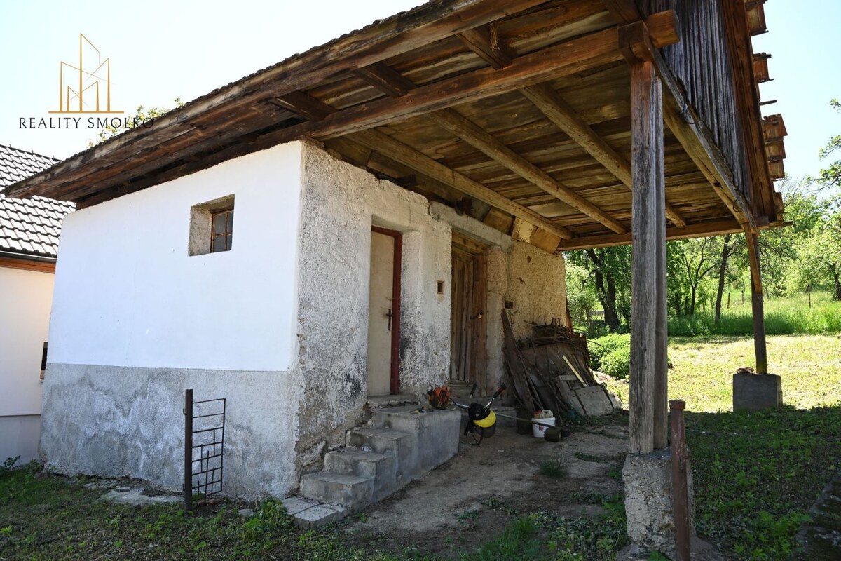 Na predaj - starší rodinný vidiecky dom v Miklušovciach — foto 11