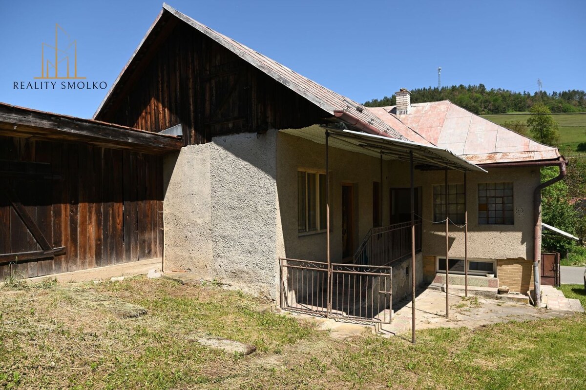 Na predaj - starší rodinný vidiecky dom v Miklušovciach — foto 3