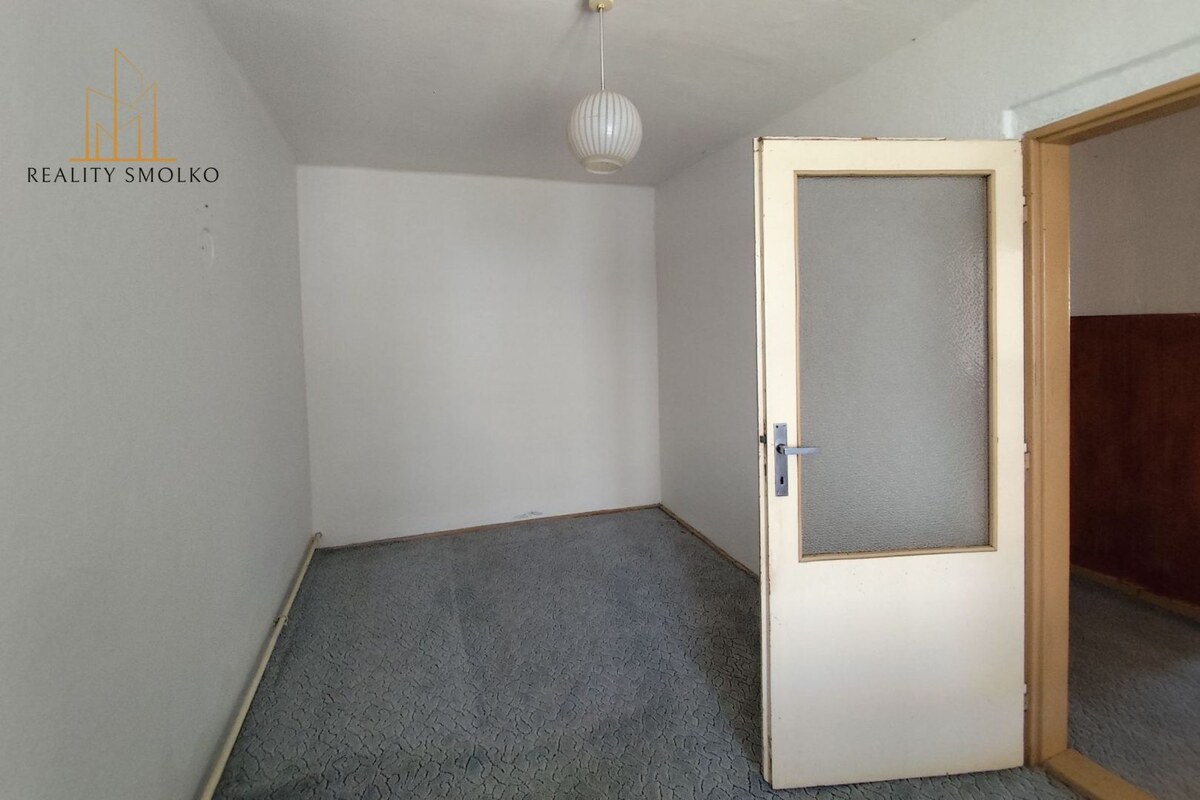 Na predaj - starší rodinný vidiecky dom v Miklušovciach — foto 7