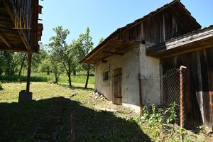 Na predaj - starší rodinný vidiecky dom v Miklušovciach — foto 13