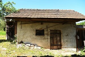 Na predaj - starší rodinný vidiecky dom v Miklušovciach — foto 16