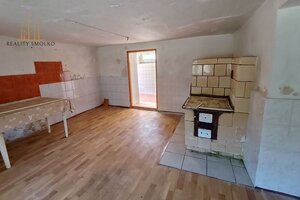 Na predaj - starší rodinný vidiecky dom v Miklušovciach — foto 9