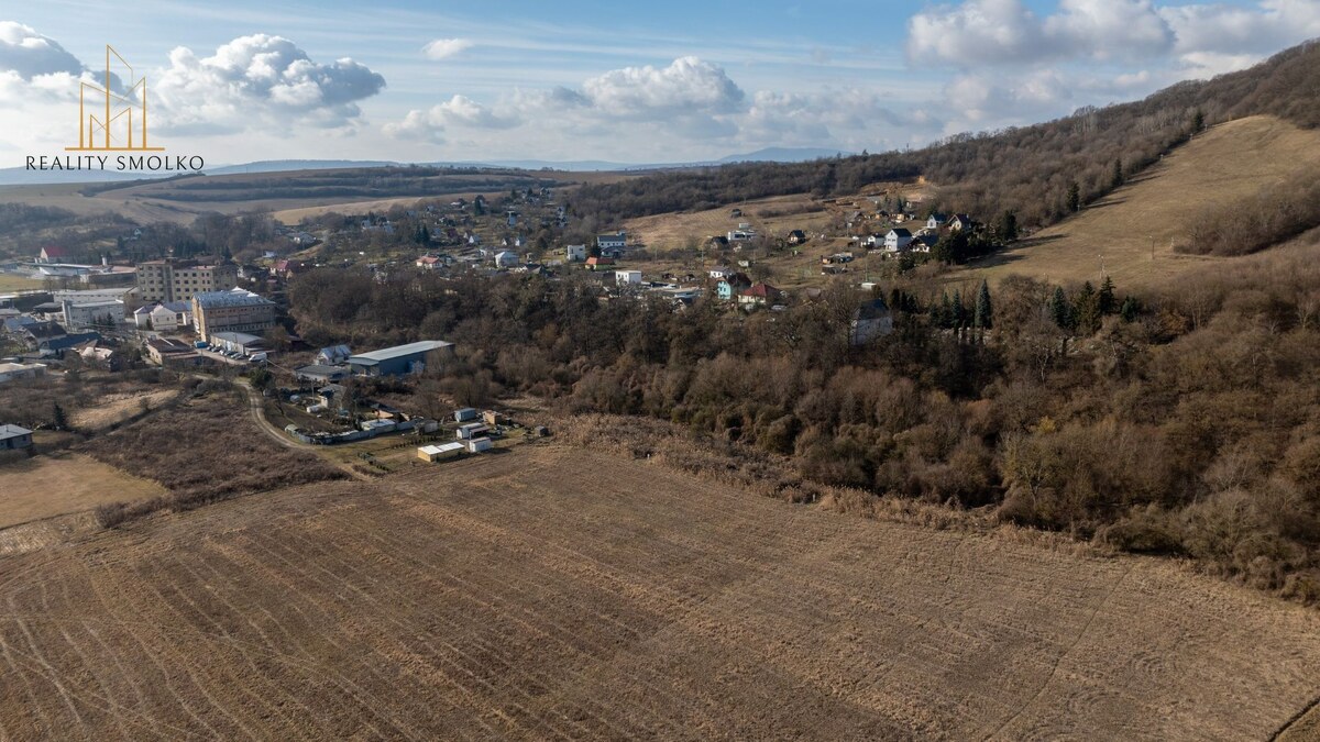 Pozemok na podnikanie v priemyselnej časti - Veľký Šariš — foto 3