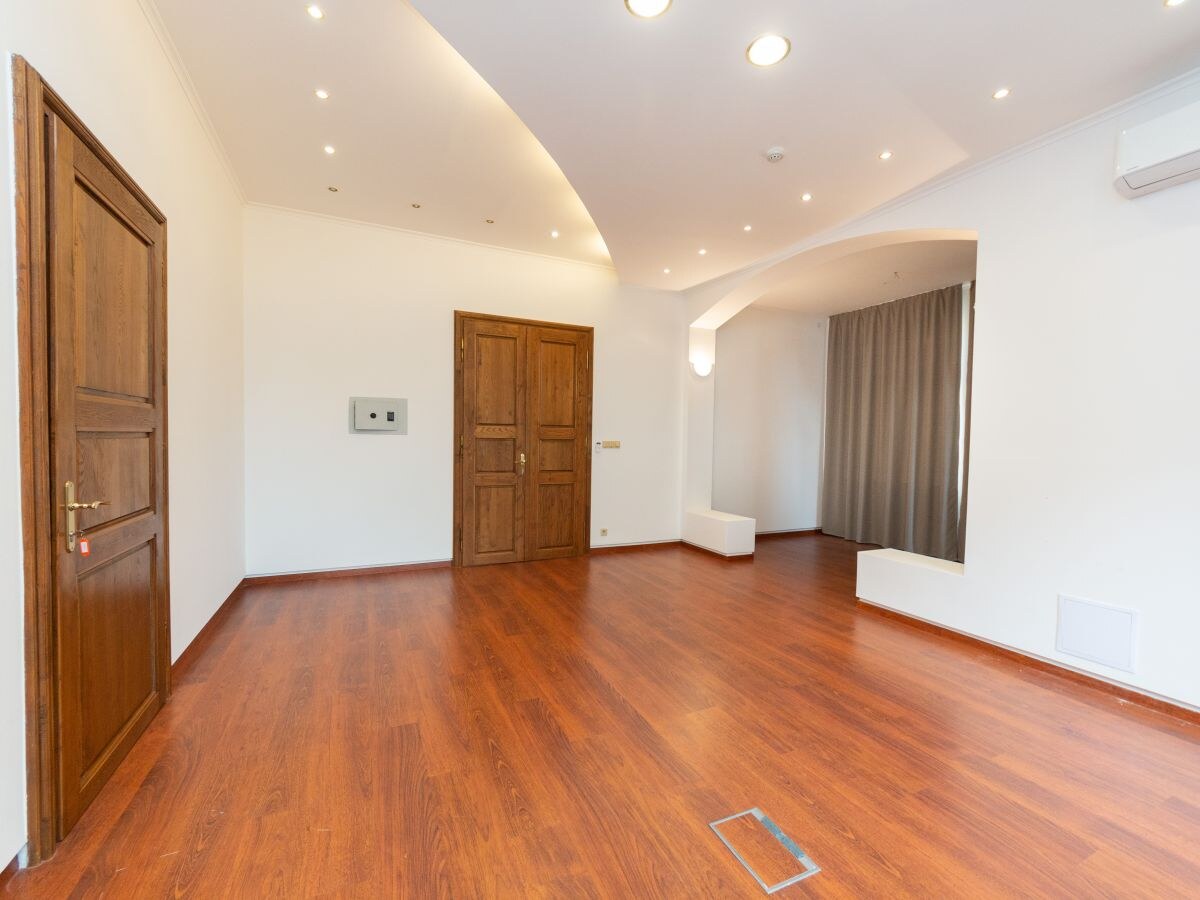 RK Byty Bratislava ponúka na predaj historickú budovu na Zrínskeho, BA — foto 11