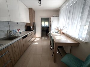 Na predaj 4 izbový byt s garážou a záhradkou v Nových Zámkoch — foto 3
