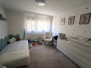 Na predaj 4 izbový byt s garážou a záhradkou v Nových Zámkoch — foto 6