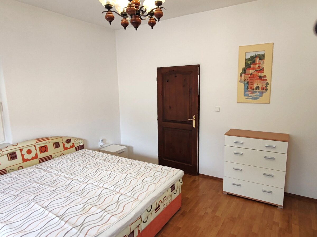 Rodinný dom so záhradou na predaj v Komárne — foto 10