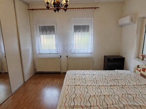 Rodinný dom so záhradou na predaj v Komárne — foto 9
