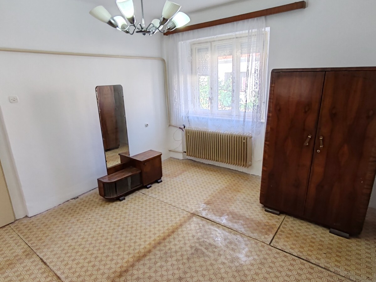 Dom s garážou a záhradou na predaj v Komárne — foto 11