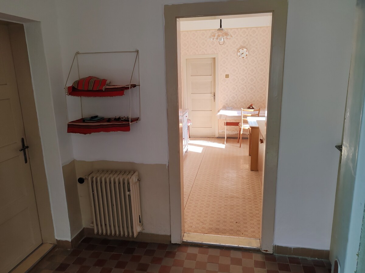 Dom s garážou a záhradou na predaj v Komárne — foto 16