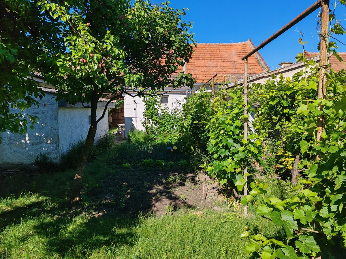 Dom s garážou a záhradou na predaj v Komárne — foto 17
