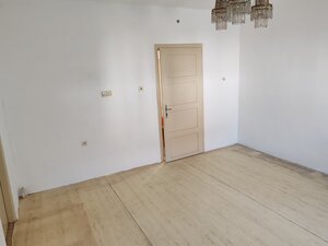 Dom s garážou a záhradou na predaj v Komárne — foto 10
