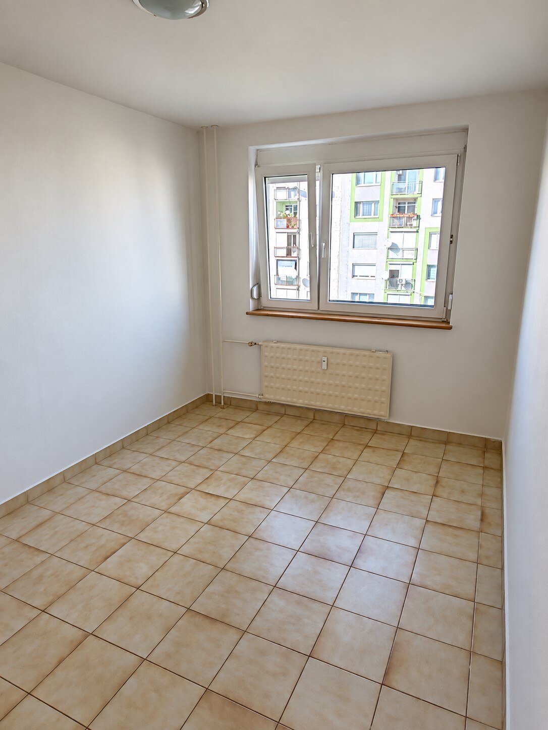 Prerobený 2 izbový byt v Komárne na predaj — foto 5