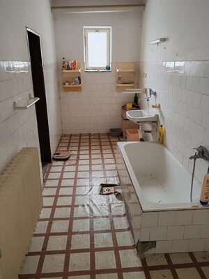 Ponúkame Rodinný dom vhodný na bývanie aj podnikanie — foto 8