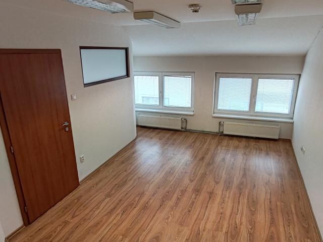 Investičná príležitosť v centre Komárna! — foto 10