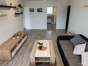 Znížená cena! Prerobený 3 izbový byt na predaj v Komárne — foto 2