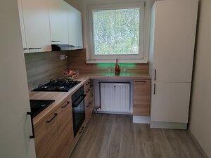 Znížená cena! Prerobený 3 izbový byt na predaj v Komárne — foto 4