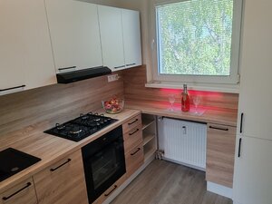 Znížená cena! Prerobený 3 izbový byt na predaj v Komárne — foto 5