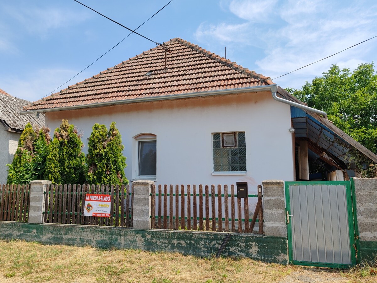 Iba u nás! Dom s pozemkom na predaj - Svätý Peter — foto 2