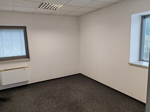 Väčšia kancelária na prenájom v Komárne — foto 4