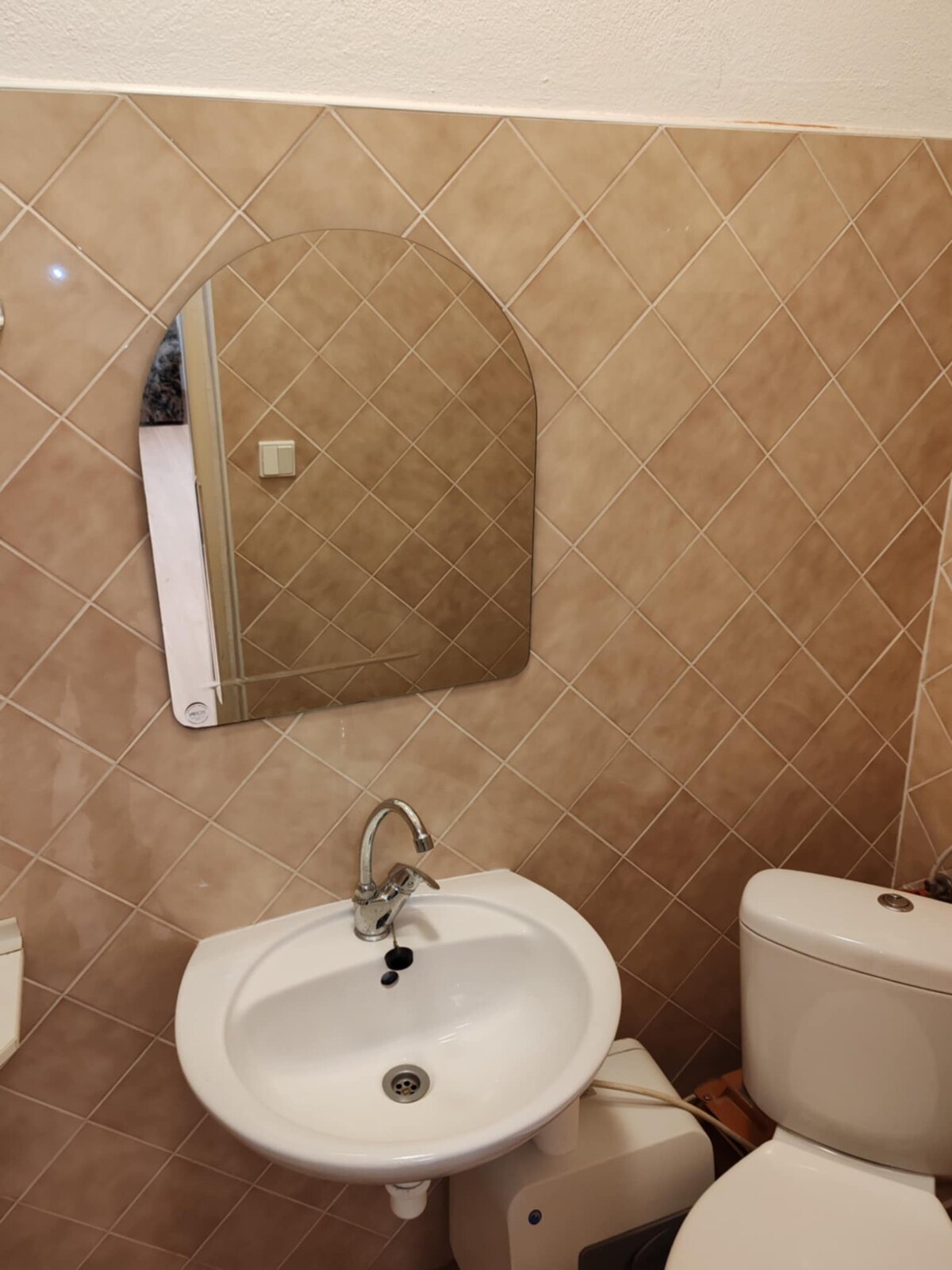 Komerčný priestor v centre Komárna na prenájom — foto 5