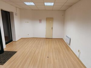 Komerčný priestor v centre Komárna na prenájom — foto 1