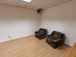 Komerčný priestor v centre Komárna na prenájom — foto 3