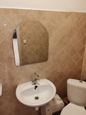 Komerčný priestor v centre Komárna na prenájom — foto 5