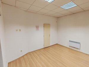 Komerčný priestor v centre Komárna na prenájom — foto 8