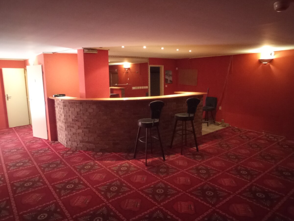 Komerčný priestor v centre Komárna na prenájom — foto 4