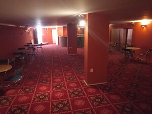 Komerčný priestor v centre Komárna na prenájom — foto 3