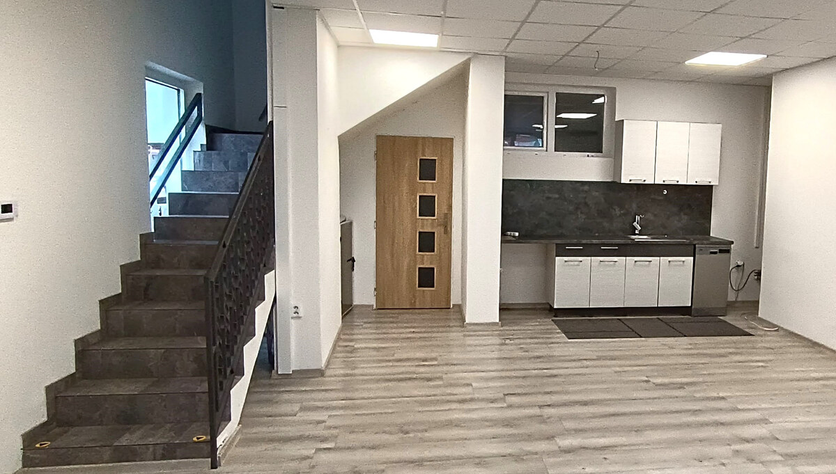 EXKLUZÍVNY PRENÁJOM – IDEÁLNE SÍDLO PRE VAŠU FIRMU V NOVÝCH ZÁMKOCH — foto 2