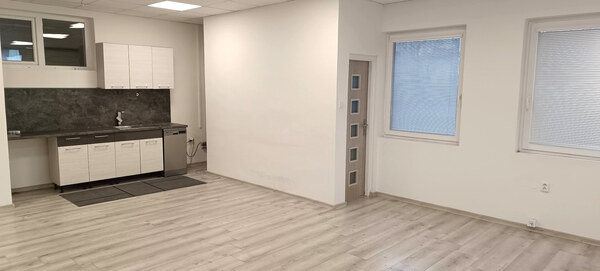 EXKLUZÍVNY PRENÁJOM – IDEÁLNE SÍDLO PRE VAŠU FIRMU V NOVÝCH ZÁMKOCH