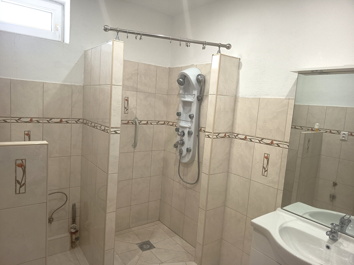 NOVINKA: Na predaj 2  izbový byt v centre mesta Nové Zámky — foto 7