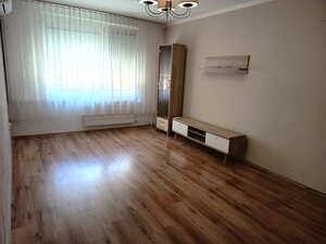 Ponúkame na prenájom 3 izbový byt v Nových Zámkoch — foto 3