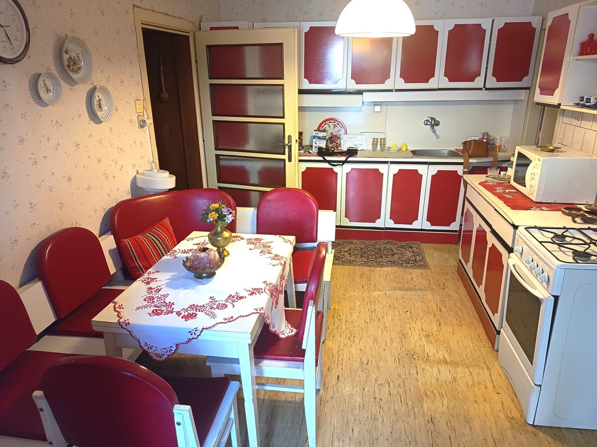Na predaj starší rodinný dom v Nových Zámkoch — foto 3