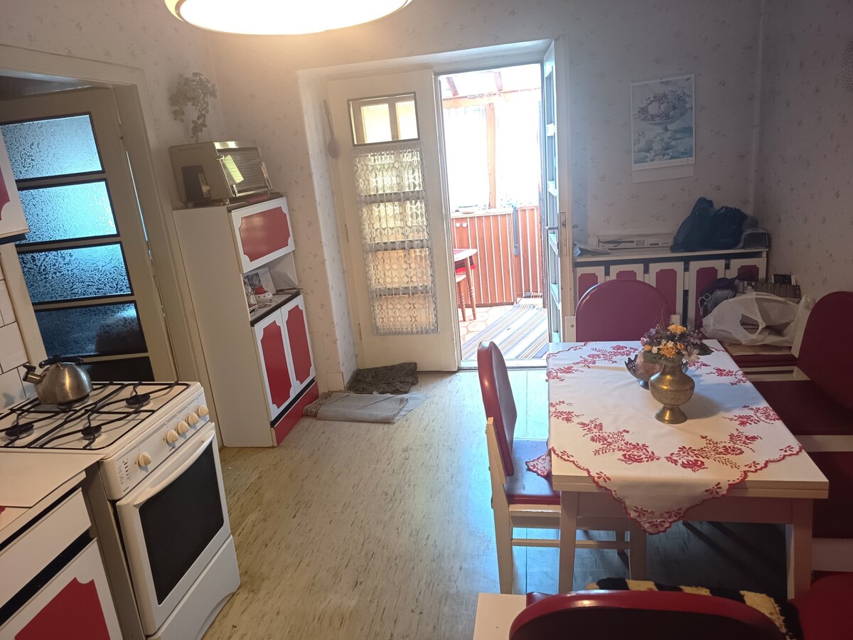 Na predaj starší rodinný dom v Nových Zámkoch — foto 4